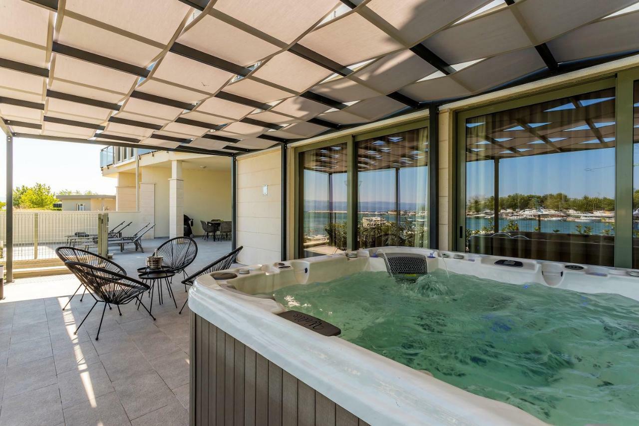 Luxury Apartment With Hot Tub Omiš Exteriör bild