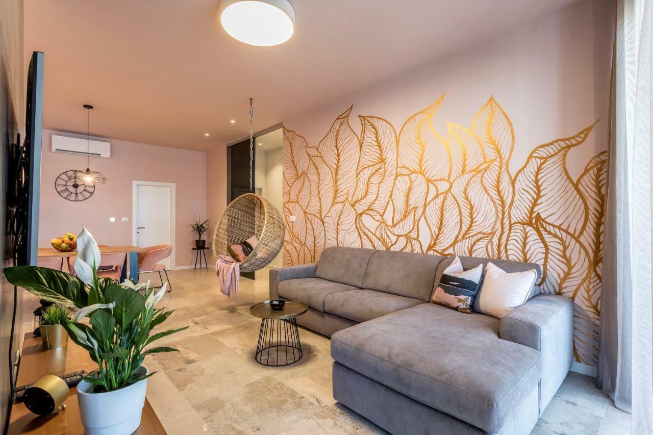 Luxury Apartment With Hot Tub Omiš Exteriör bild