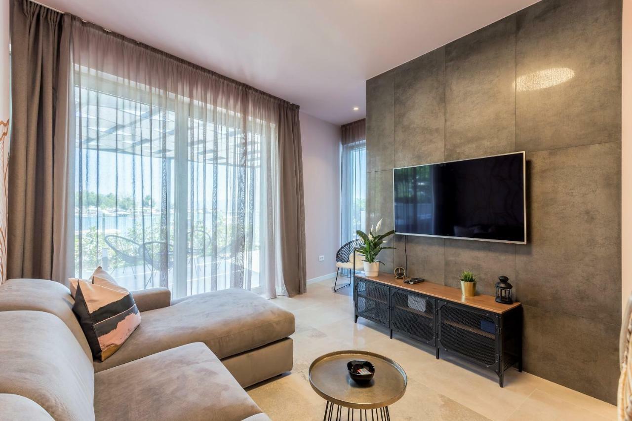 Luxury Apartment With Hot Tub Omiš Exteriör bild