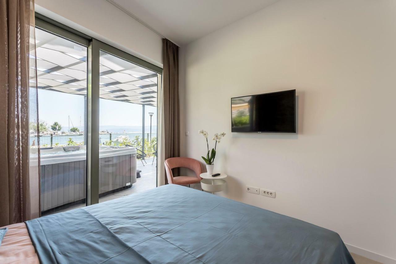 Luxury Apartment With Hot Tub Omiš Exteriör bild