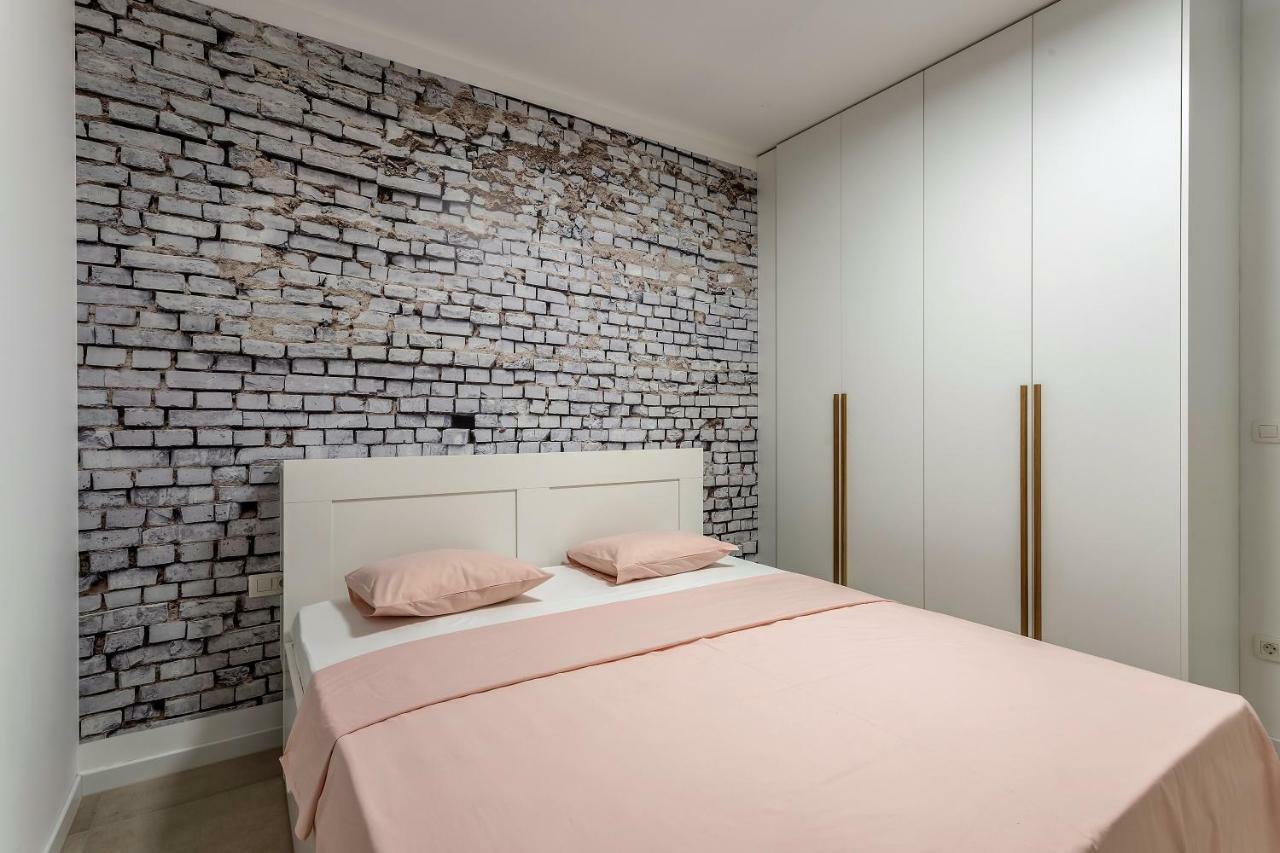 Luxury Apartment With Hot Tub Omiš Exteriör bild